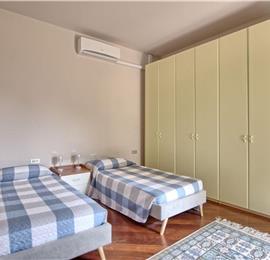 3 bedroom villa with pool and tennis court near Florence, sleeps 6